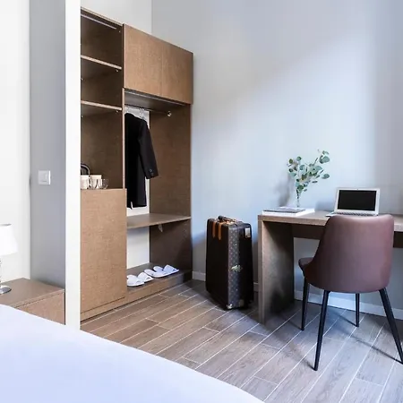 Giubbonari 게스트하우스 4*