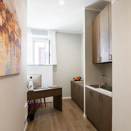 Pensión Giubbonari 4*